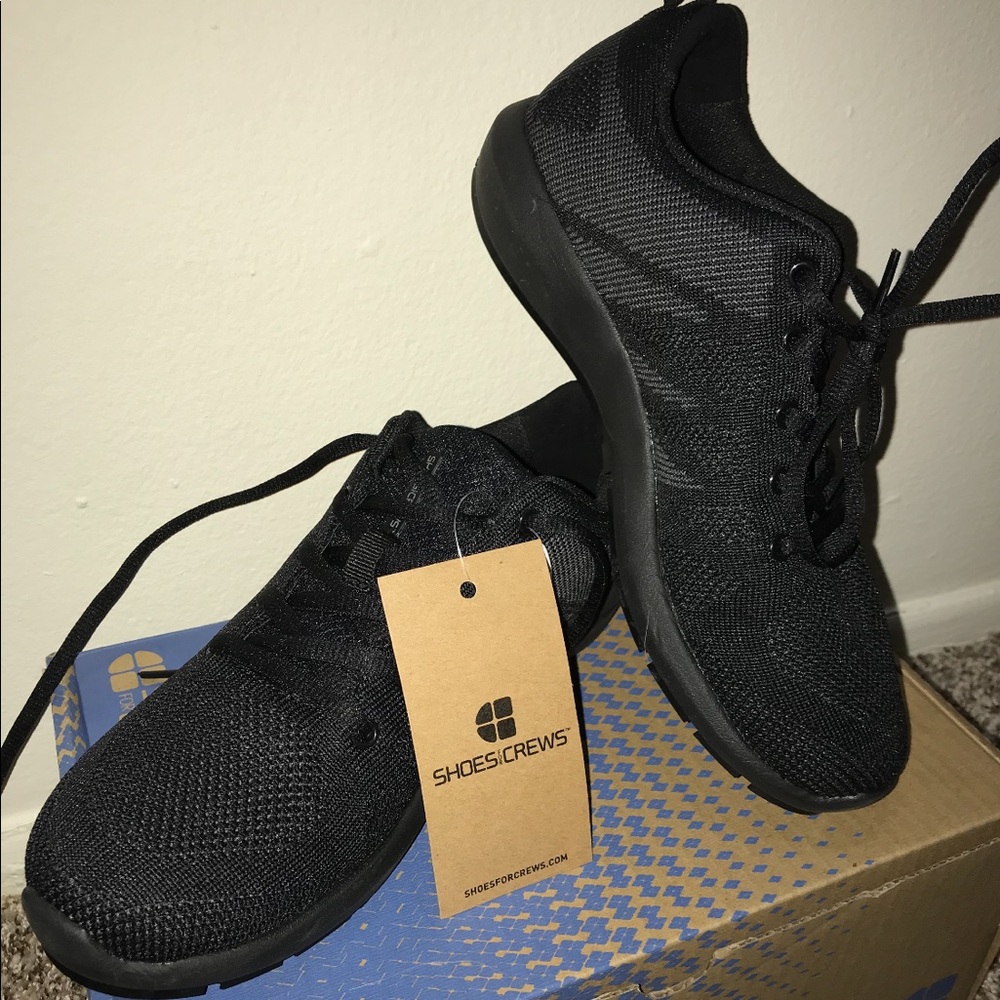 Slip resistant new black shoes size 6.5